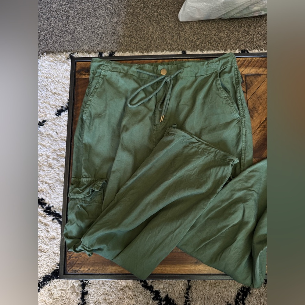 Women's Green Casual Pants